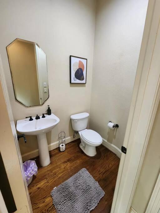 Modern Galleria Gem Private Jacuzzi 3 Br Хюстън Екстериор снимка
