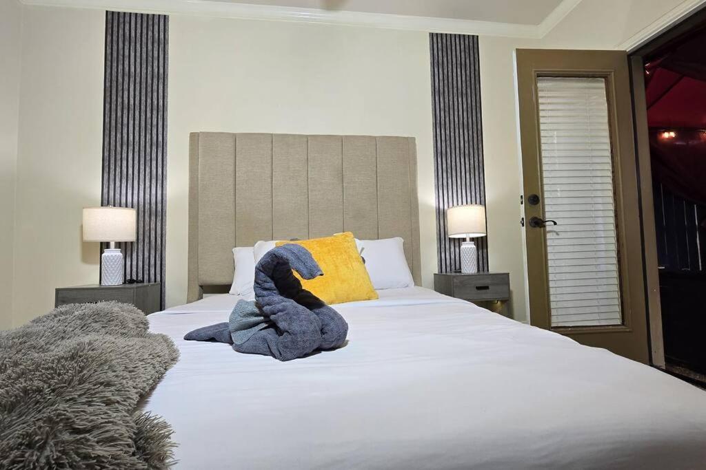 Modern Galleria Gem Private Jacuzzi 3 Br Хюстън Екстериор снимка